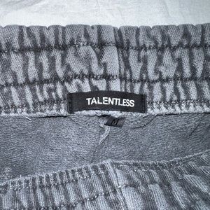 TALENTLESS SWEATS